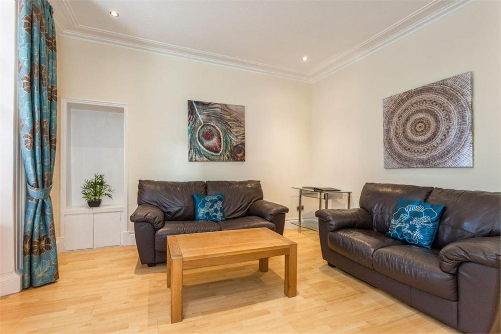 Chapel Street 42b First Floor 1-bedroom Apartment, Center Апартаменты