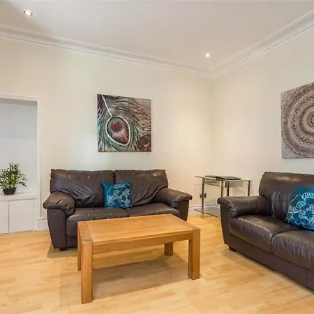 Chapel Street 42B First Floor 1-Bedroom Apartment, Aberdeen City Center Экстерьер фото
