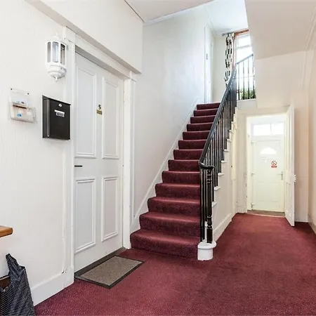 Chapel Street 42B First Floor 1-Bedroom Apartment, Aberdeen City Center Экстерьер фото