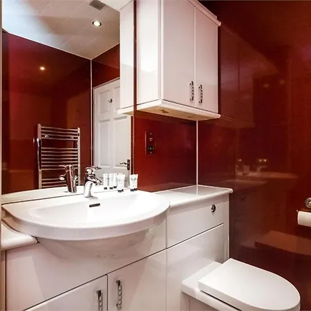Chapel Street 42B First Floor 1-Bedroom Apartment, Aberdeen City Center Экстерьер фото