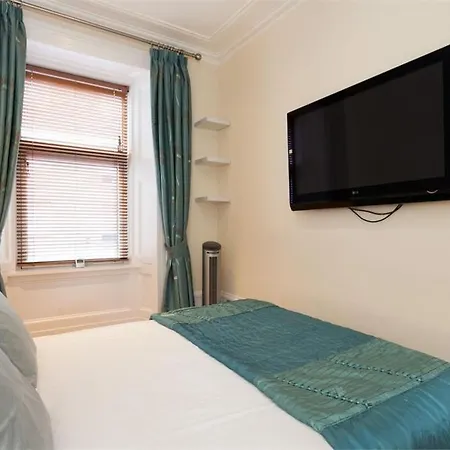 Chapel Street 42B First Floor 1-Bedroom Apartment, Aberdeen City Center Экстерьер фото